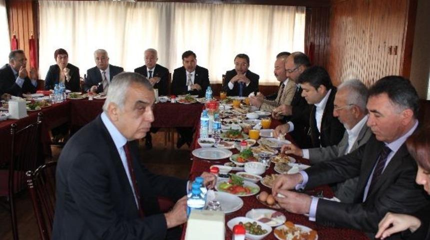Zenbilci&rsquo;den B&uuml;y&uuml;kşehir Meclis &Uuml;yelerine Sabah Kahvaltısı