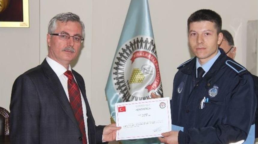 Başarılı Olan Zabıtalar Sertifikalarını Aldı