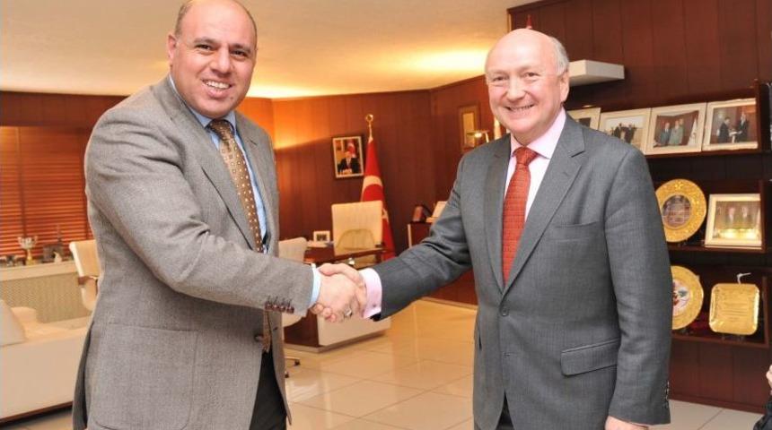 İngiltere B&uuml;y&uuml;kel&ccedil;isi Reddaway, Ayanoğlu'nu Ziyaret Etti