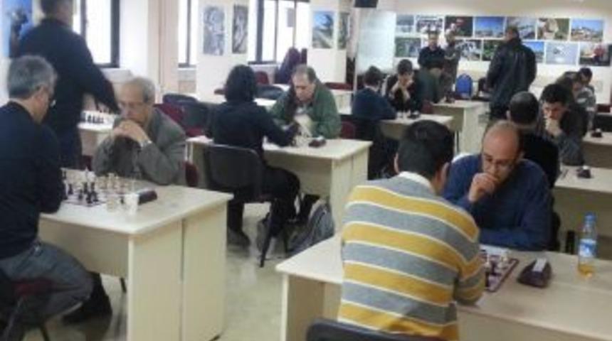 Makine M&uuml;hendisleri Satran&ccedil;la Stres Attı