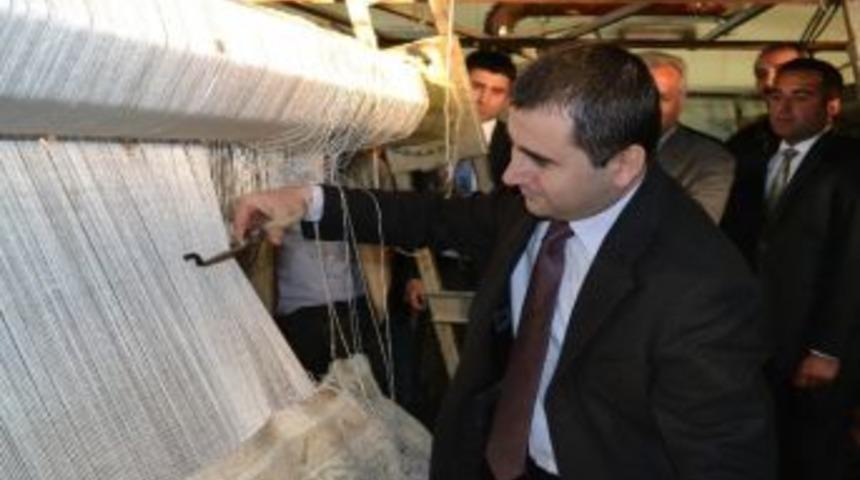 Hilvan Kaymakamı Halı Kurslarında İncelemelerde Bulundu