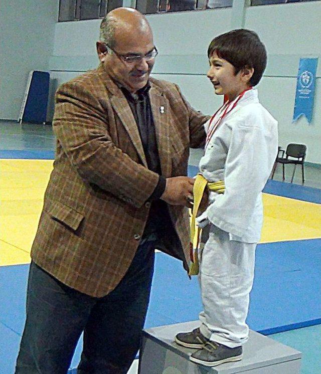 Tatvan’da Judo Turnuvası Düzenlendi