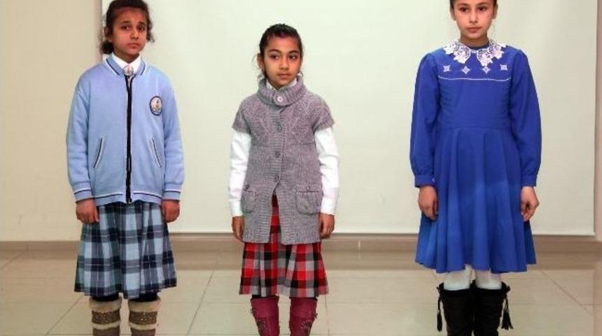 Ahlat'ta İstiklal Marşı’nı En Güzel Kızlar Okudu