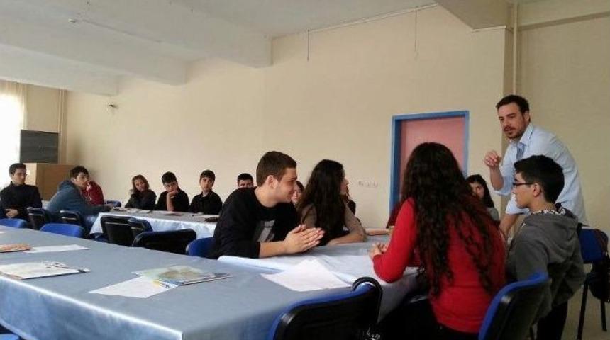 Gen&ccedil;lere &ldquo;uyuşmazlık &Ccedil;&ouml;z&uuml;m&uuml;nde M&uuml;zakere Ve Arabuluculuk&rsquo;&rsquo; Eğitimi