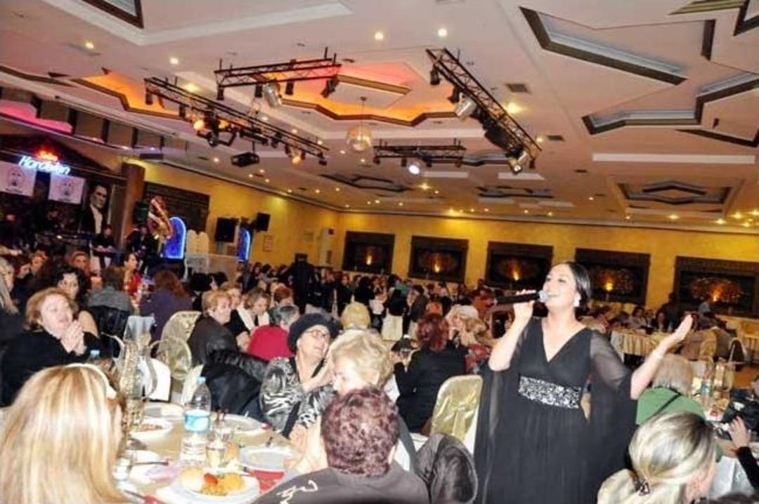 Maltepe&rsquo;de Erzurumlu Hanımların G&uuml;n&uuml;nde Burhan Topal Sahne Aldı