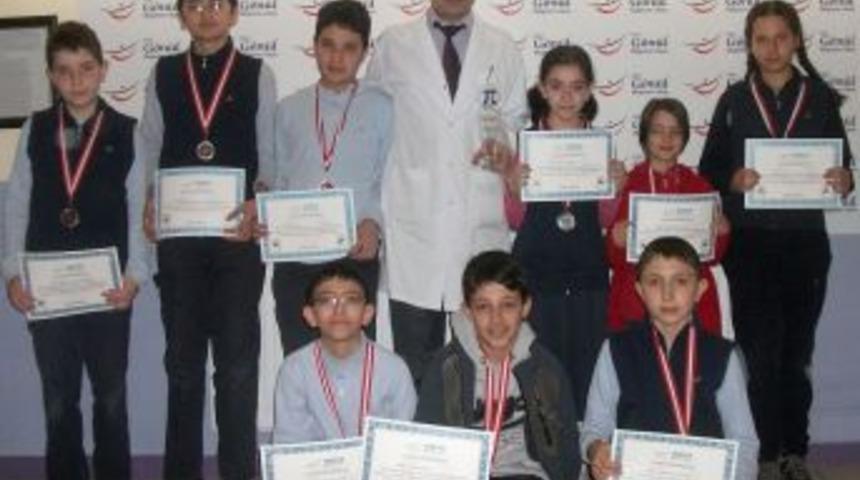 &Ouml;zel G&ouml;n&uuml;l Koleji G&uuml;m&uuml;ş Madalya Kazandı