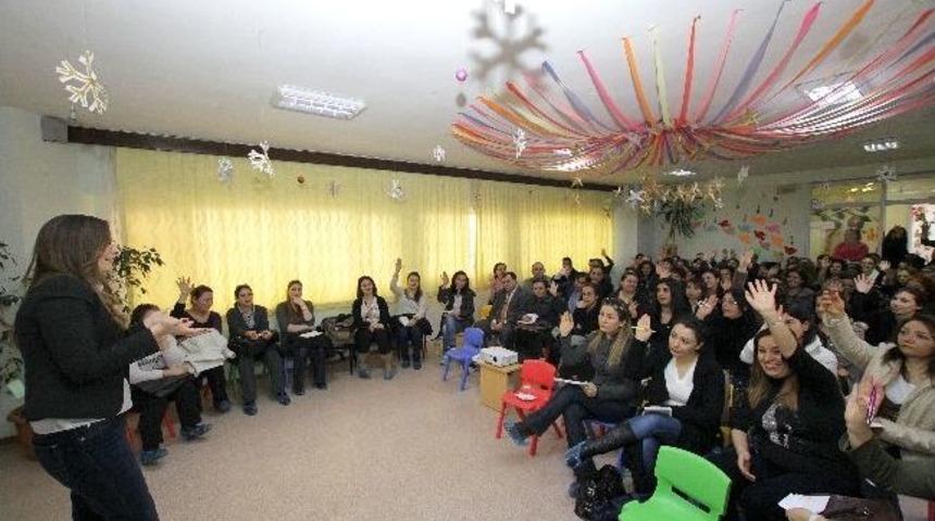 Psikolog Irmak G&uuml;rcan Kerimoğlu &Ccedil;ankayalı Ebeveynlerle Bir Araya Geldi