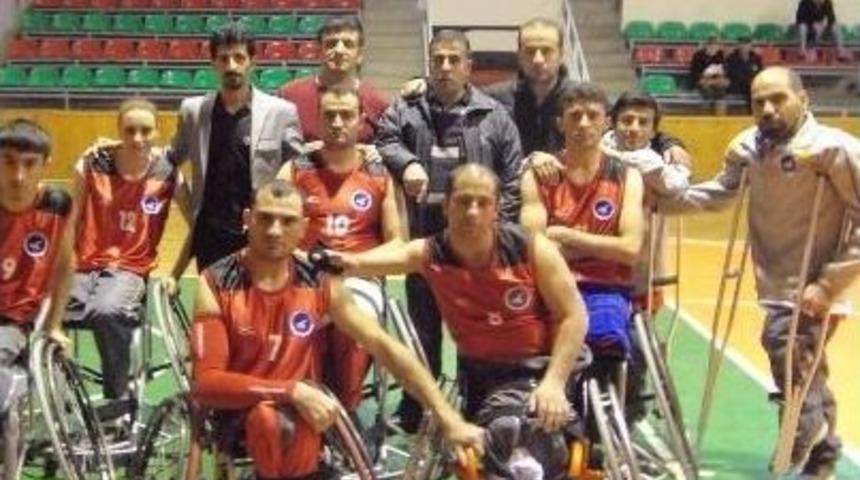 Van Bedensel Engelliler Spor Kul&uuml;b&uuml; Hakem Kararlarına Tepkili