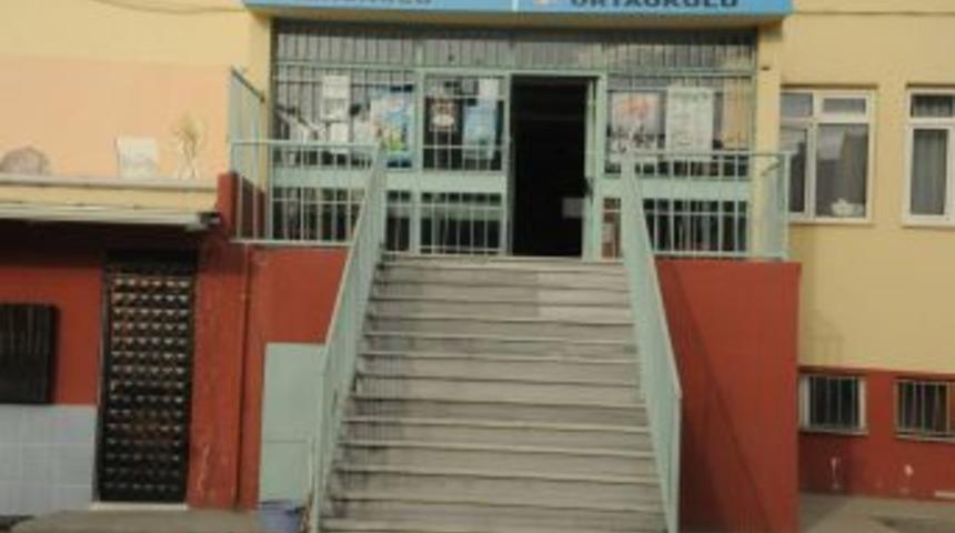 Yalova&rsquo;daki Kazada &Ouml;lenlerin Okulunda H&uuml;z&uuml;n Hakim