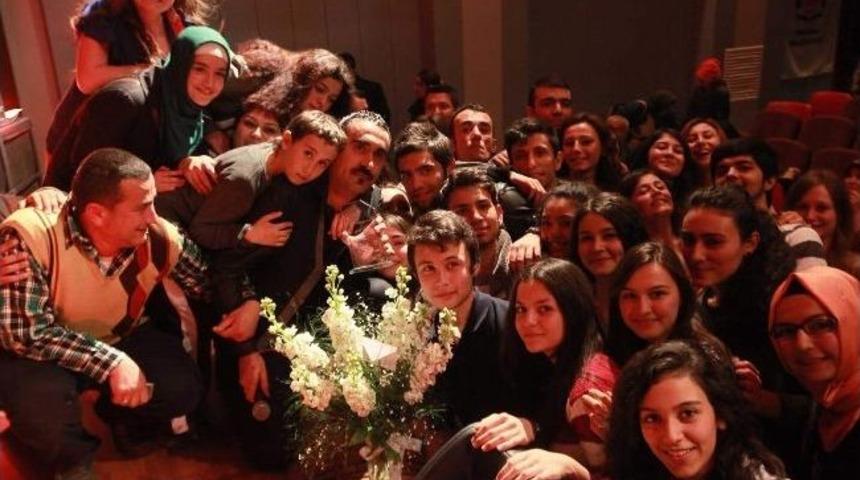 Gen&ccedil; Denizlililer Konserle Stres Attılar