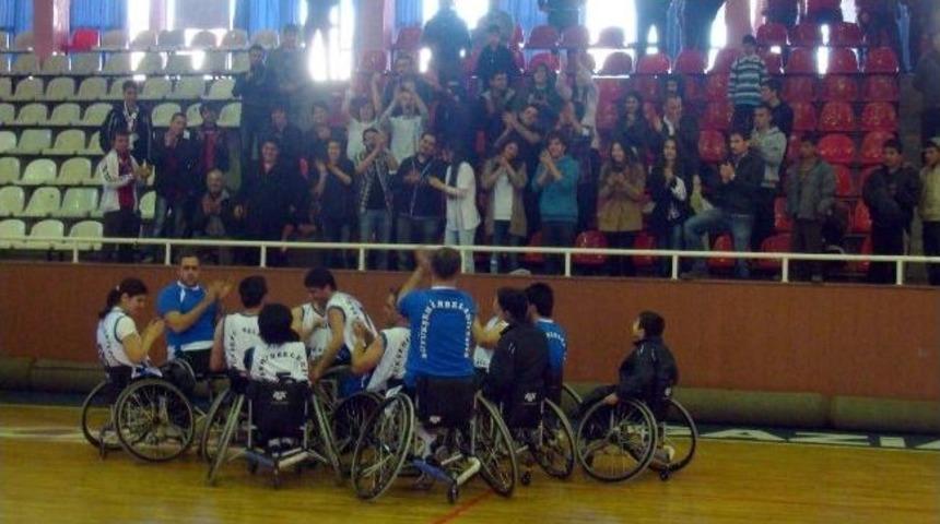 Engelli Basket&ccedil;iler Adım Adım Play Off&rsquo;a Gidiyor
