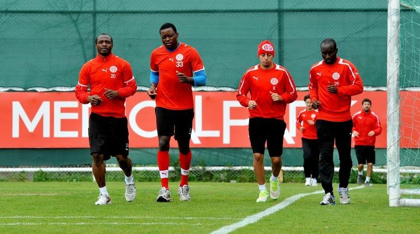 Medical Park Antalyaspor, Fenerbah&ccedil;e Ma&ccedil;ı Hazırlıklarına Başladı