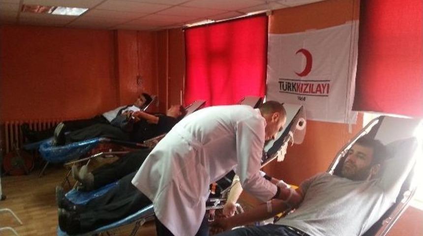 H&uuml;srevpaşa Ortaokulu&rsquo;ndan Kan Bağışı Kampanyası
