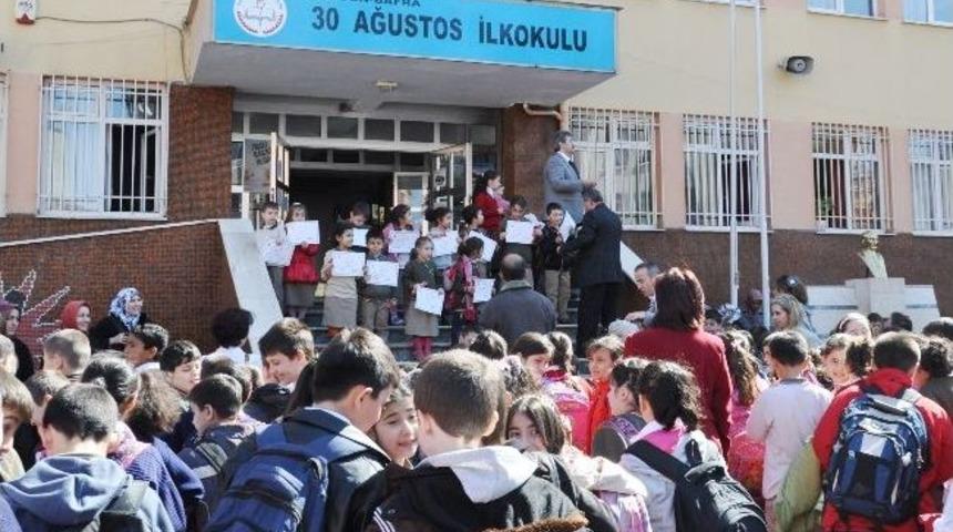 Ayın &Ouml;ğrencileri &Ouml;d&uuml;llerini Aldı