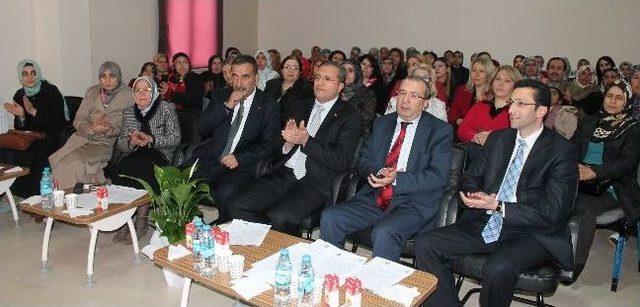 ‘değişen Ve Gelişen Dünyada Engelli Annelerinin Rolü’ Konulu Konferansı