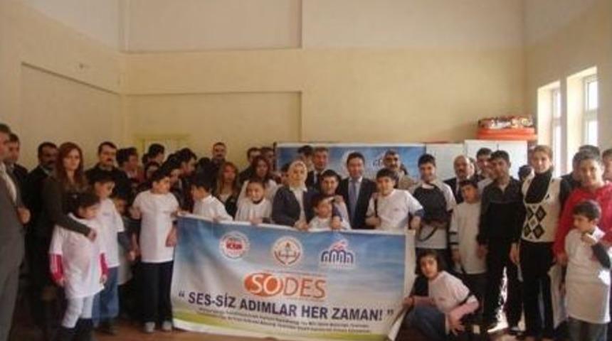 Sodes'ten Engellli &Ccedil;ocuklara Spor Malzemesi