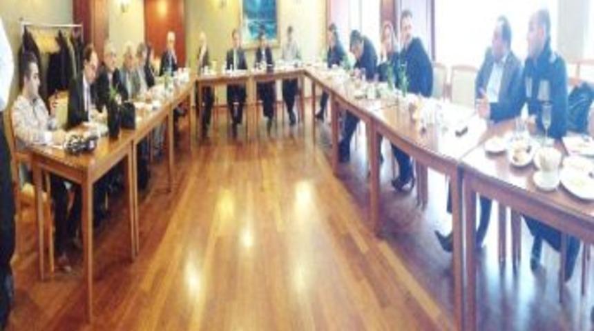 Kitap Fuarı İ&ccedil;in Yazarlarla İstişare Yapıldı