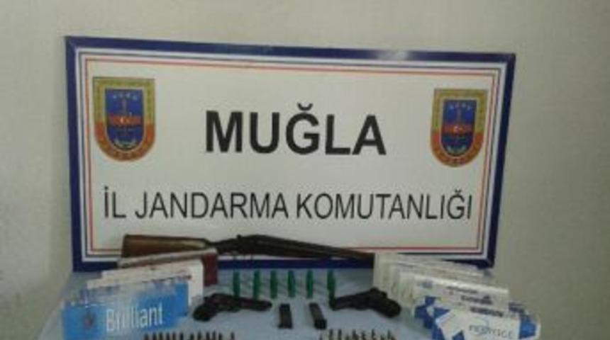 Muğla Jandarmasından Ka&ccedil;ak Silah Ve Sigara Operasyonu