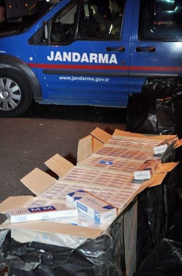 Minibüsten 40 Bin Paket Kaçak Sigara Çıktı