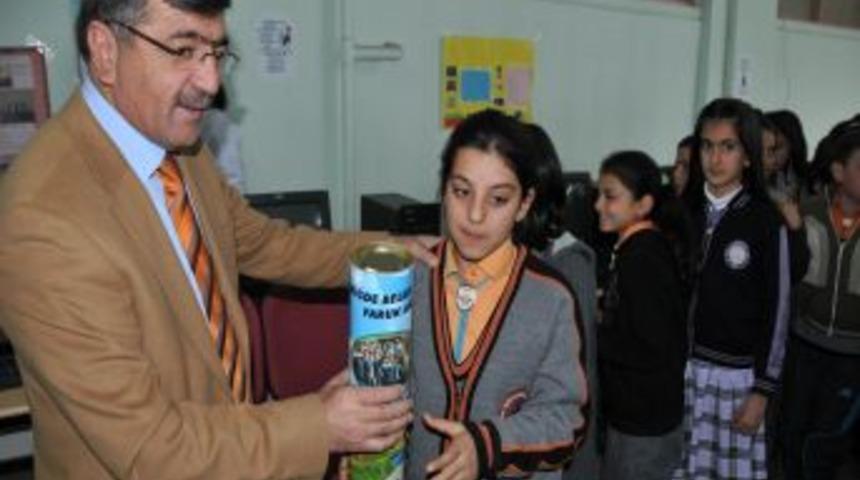 Belediye Başkanı Akdoğan&rsquo;dan &Ouml;ğrencilere Satran&ccedil; Takımı