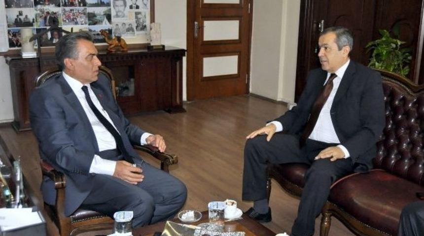 İzso Genel M&uuml;d&uuml;r&uuml; Alpaslan, Başkan Uygur&rsquo;u Ziyaret Etti