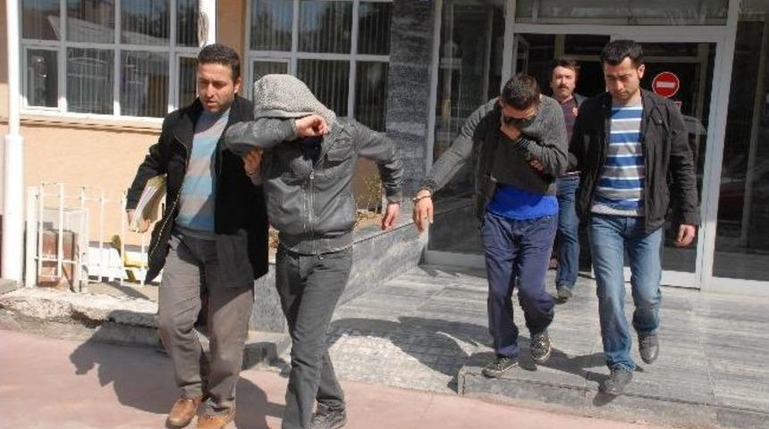 Kablo Hırsızları Yakalandı