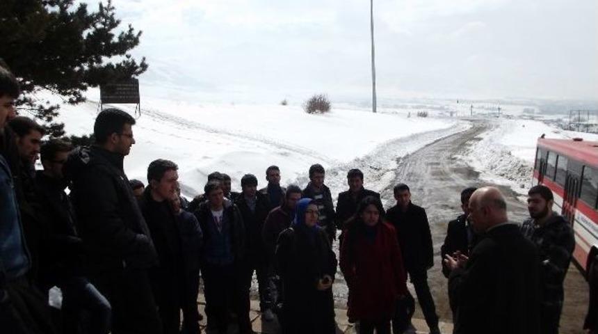 Yakutiye&rsquo;den Kurtuluş G&uuml;n&uuml;nde Tabyalara Gezi