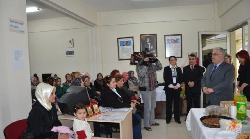 78 Yaşındaki Nine Geliniyle Okuma Yazma &Ouml;ğrendi