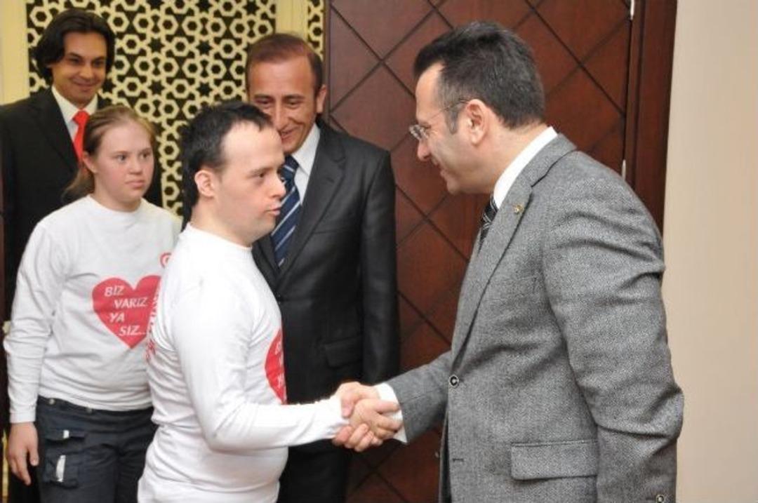 Down Sendromlulardan Vali Aksoy'a Ziyaret