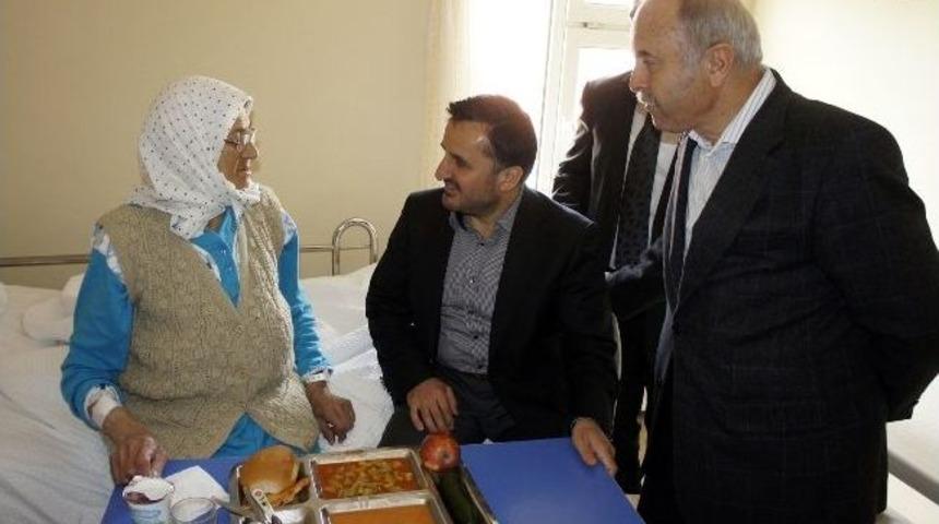 Ak Partili Vekillerden Chp&rsquo;li Vekilin Annesine Ge&ccedil;miş Olsun Ziyareti