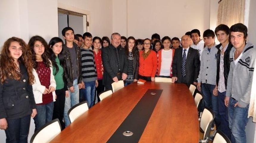 Liseli &Ouml;ğrencilere &Uuml;niversite Motivasyonu