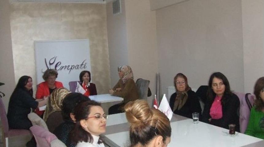 Empati Derneği'nden Kadınlar G&uuml;n&uuml; Mesajı