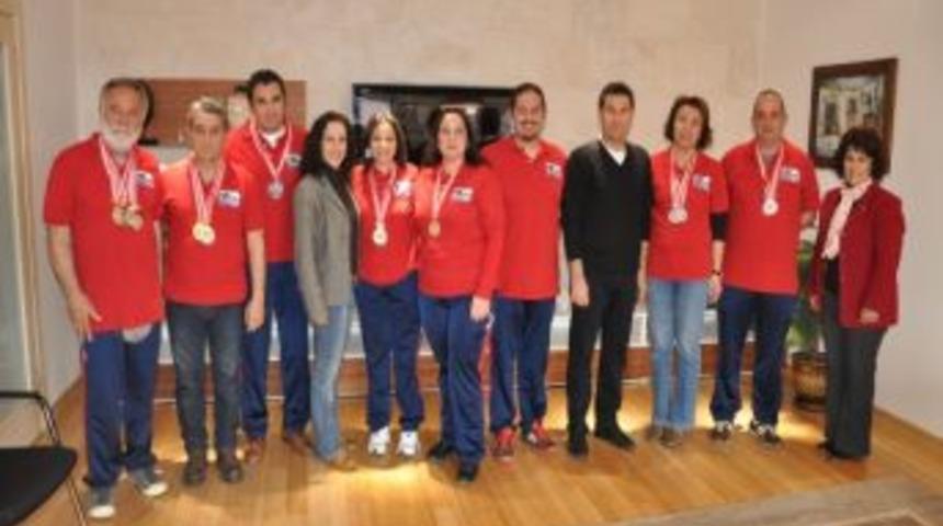 Başkan Mehmet Kocadon, Master Y&uuml;zme Takımı&rsquo;nı Kabul Etti