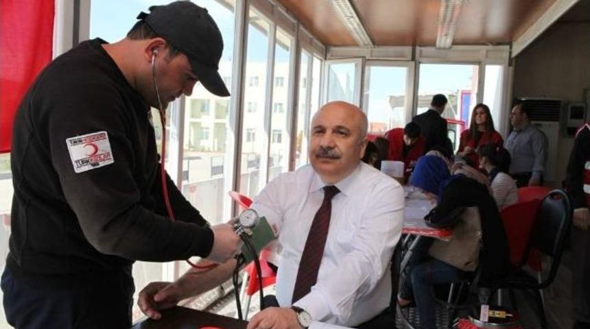 "&uuml;niversite Hayat Veriyor&rdquo; Adlı Kan Bağışı Kampanyası