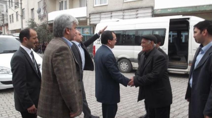 Milletvekili Aydemir, K&ouml;ylerde B&uuml;y&uuml;kşehir Yasası'nı Anlatıyor