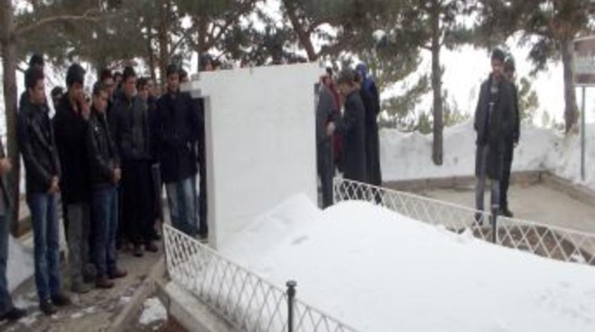 &Uuml;niversite &Ouml;ğrencileri, Aziziye Ve Mecidiye Tabyalarını Ziyaret Etti