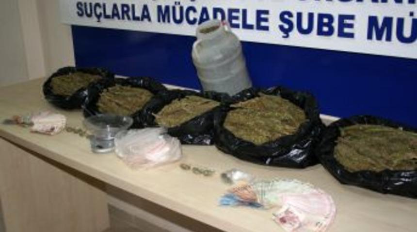 Pazar Arabasında Uyuşturucu Ticareti