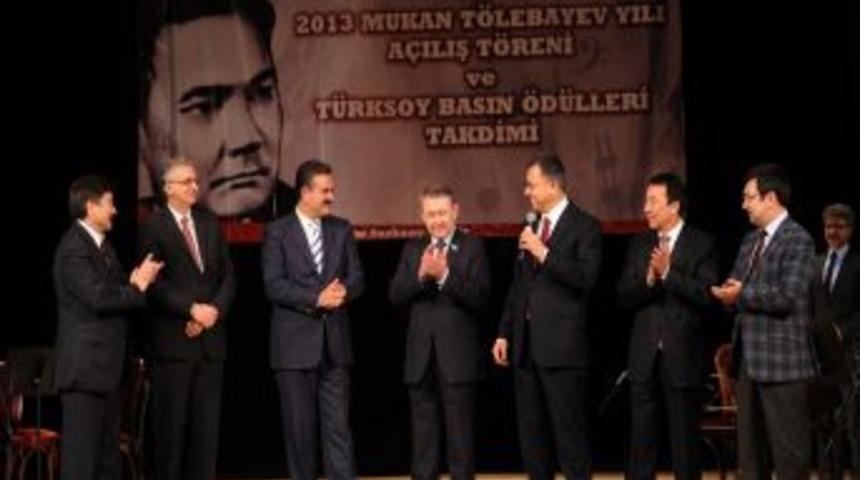 4. T&Uuml;RKSOY Basın &Ouml;d&uuml;ller Sahiplerini Buldu