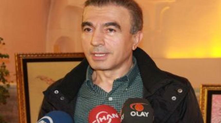 "En K&ouml;t&uuml; Demokrasi En Iyi Varsayılan, G&ouml;n&uuml;llerde Ge&ccedil;en Darbelerden Iyidir"