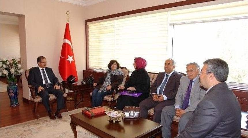 &Ouml;zel Meltem Koleji M&uuml;d&uuml;r Ve &Ouml;ğretmenleri, Vali Tapsız&rsquo;ı Ziyarette Bulundu