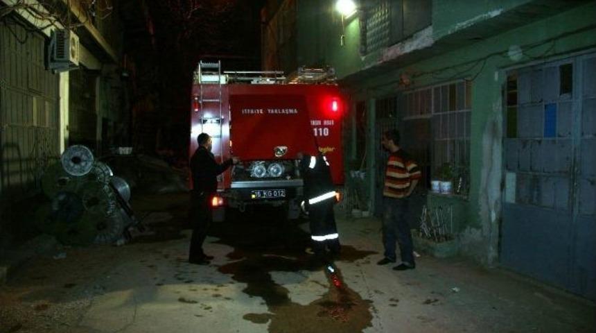 Tutuşan Elbiseler Yangın &Ccedil;ıkardı