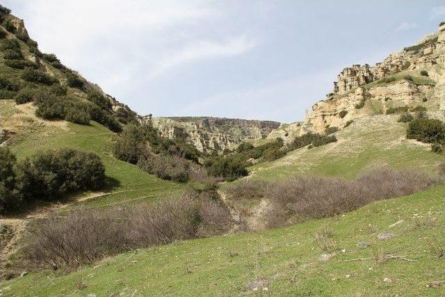 Kula Peribacaları, Türkiye'nin 107. Tabiat Anıtı Oldu