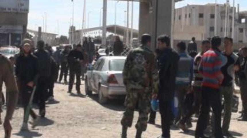 Bulgarlar ara&ccedil;larını Ak&ccedil;akale'de satıyor