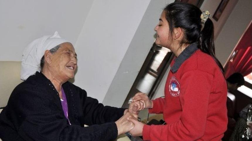 &Ouml;ğretmen Lisesi &Ouml;ğrencileri &ldquo;g&ouml;n&uuml;l El&ccedil;isi&rdquo; Oldu