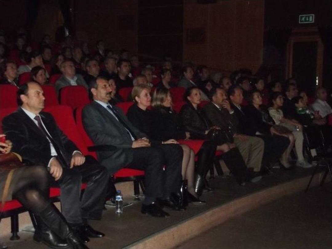 Sunay Akın Kırdı Ge&ccedil;irdi