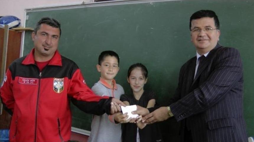 Fethye'de &Ouml;ğrencilerden &Ouml;rnek Davranış