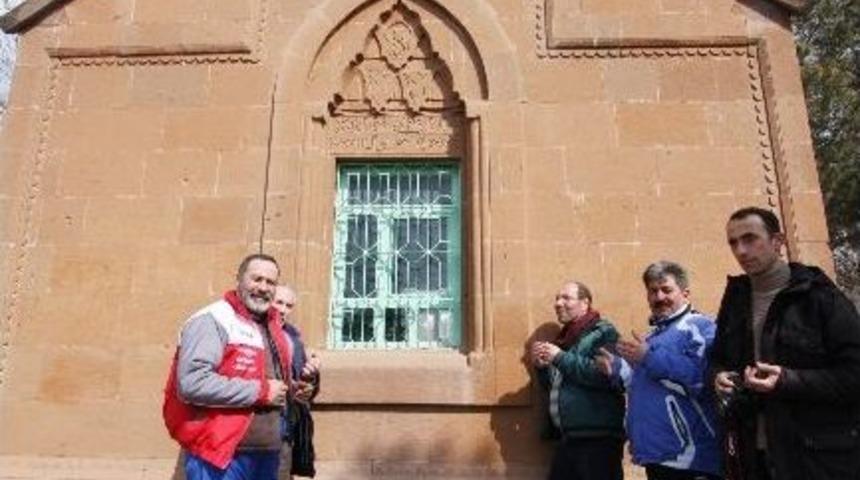 Ahlat Gezi Ekibi Bahar Y&uuml;r&uuml;y&uuml;ş&uuml;ne Başladı