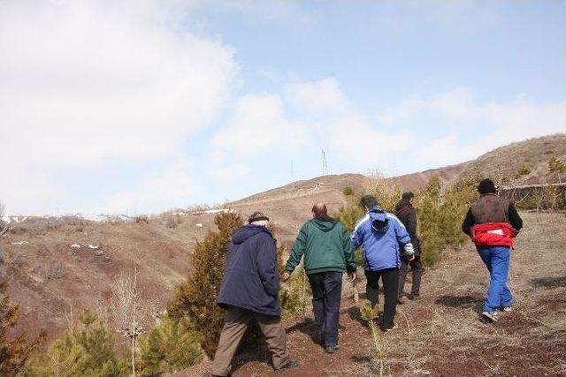 Ahlat Gezi Ekibi Bahar Yürüyüşüne Başladı