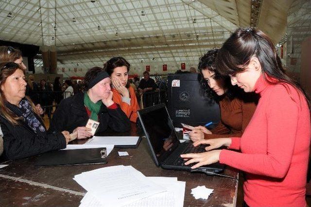 Kadınlar Çanakkale Biletlerini Aldı