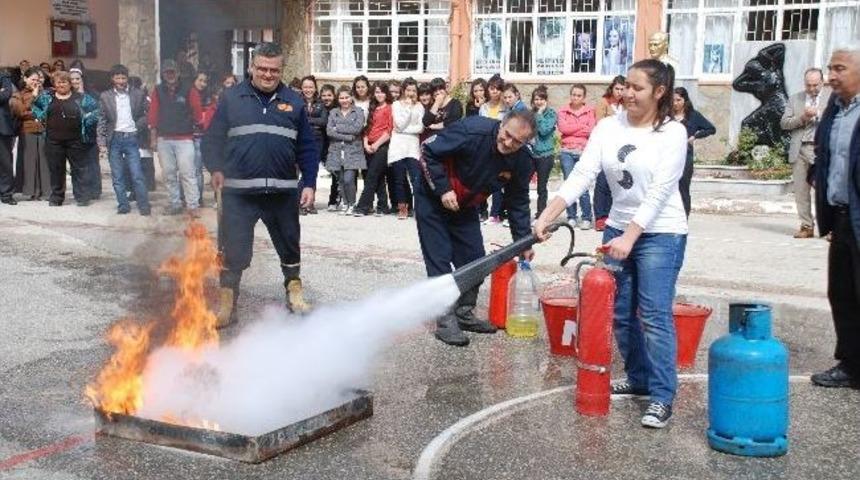 Silifke Kız Teknik Ve Meslek Lisesinde Yangın Tatbikatı